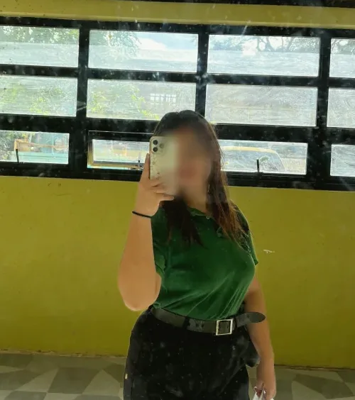 Emma, 19