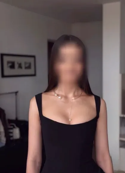 Amira, 38