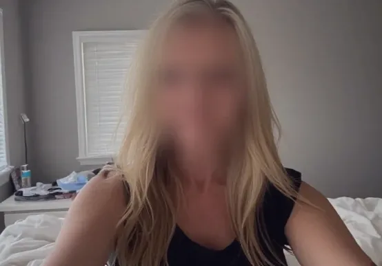 Amira, 36