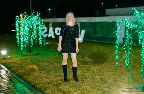 Emilie, 32