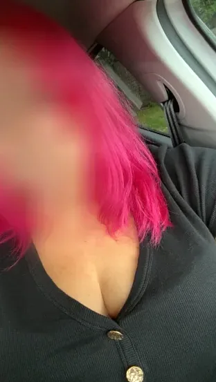Emilie, 37
