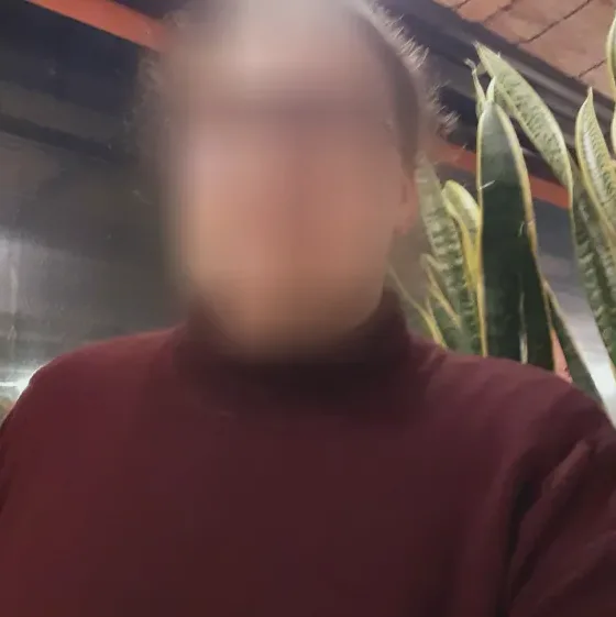 Emina, 37
