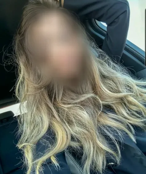 Emina, 33