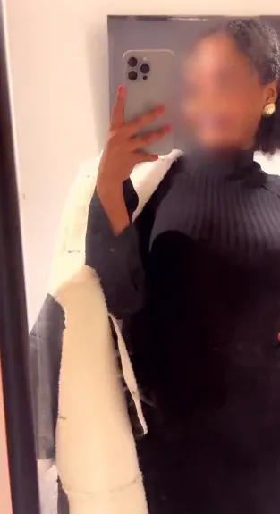 Malou, 25