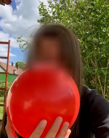 Zeynep, 28